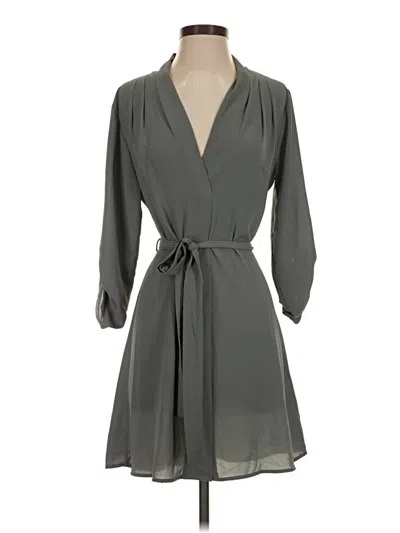 Pre-owned Vici Casual Dress In Gray
