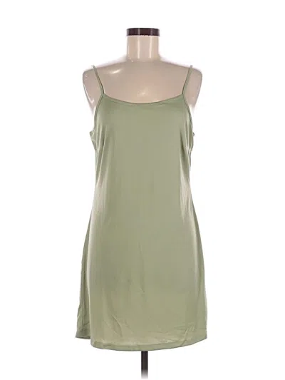 Pre-owned Vici Casual Dress In Green