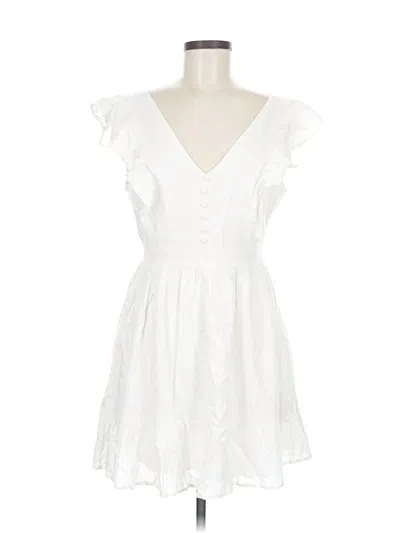 Pre-owned Vici Casual Dress In White