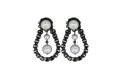Vickisarge Women's Black / White Black Loop Pearl Drop Earrings