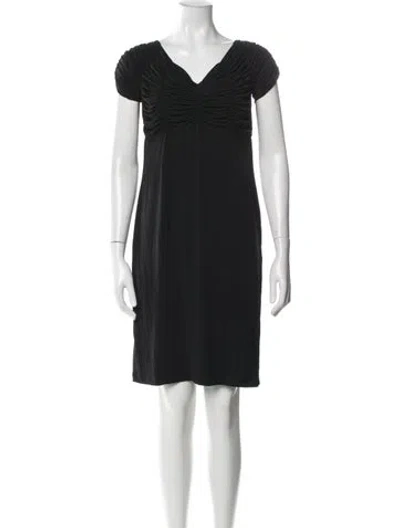 Pre-owned Vicky Tiel V-neck Knee-length Dress In Black