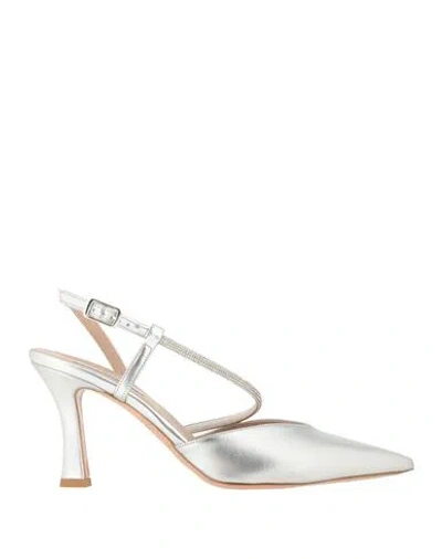 Victoria Chris Napoli Woman Pumps Silver Size 7 Leather