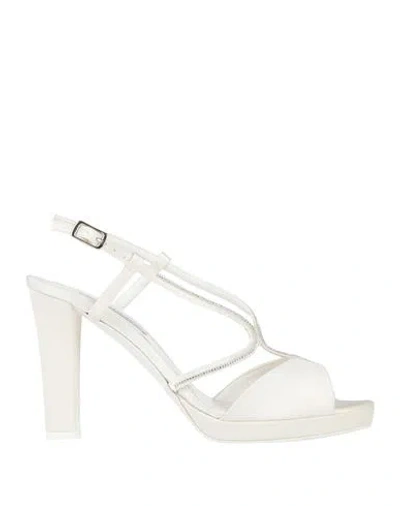 Victoria Chris Napoli Woman Sandals Ivory Size 8 Textile Fibers In White