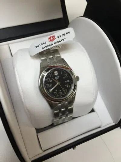 Pre-owned Victorinox Womens Swiss Army Water Resistant Stainless Steel Watch 241047