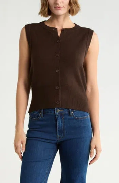 Vigoss Button Sweater Vest In Chocolate