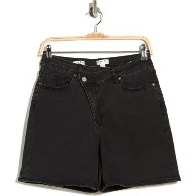 Vigoss Cross Waist Bermuda Shorts In Black