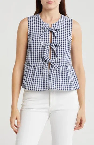 Vigoss Gingham Tie Front Top In Navy/white