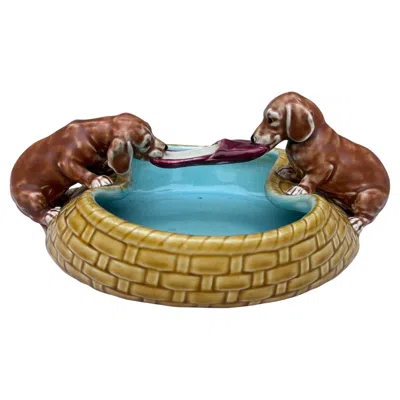 Pre-owned Villeroy & Boch 19th Century Majolica Dogs Dachshund Bowl  In Brown