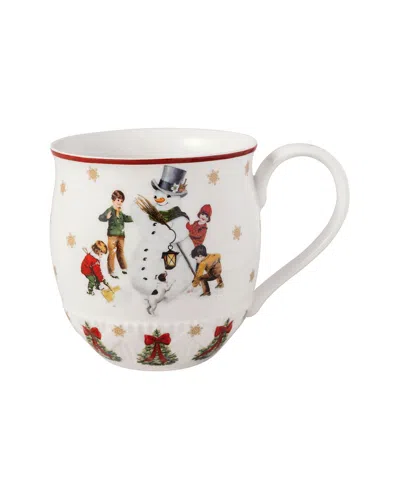 VILLEROY & BOCH VILLEROY & BOCH CHRISTMAS TOY'S FANTASY MUG: BUILDING A SNOWMAN
