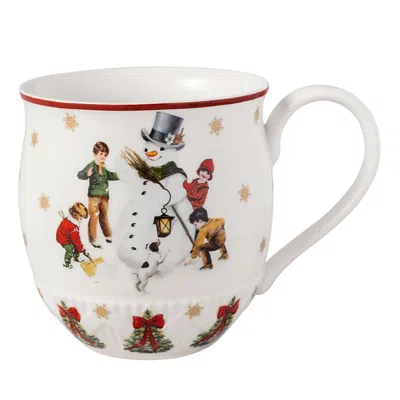 VILLEROY & BOCH TOY'S FANTASY MUG: BUILDING A SNOWMAN