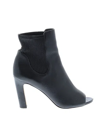 Pre-owned Vince Ankle Boots In Black