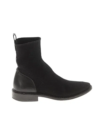 Pre-owned Vince Ankle Boots In Black