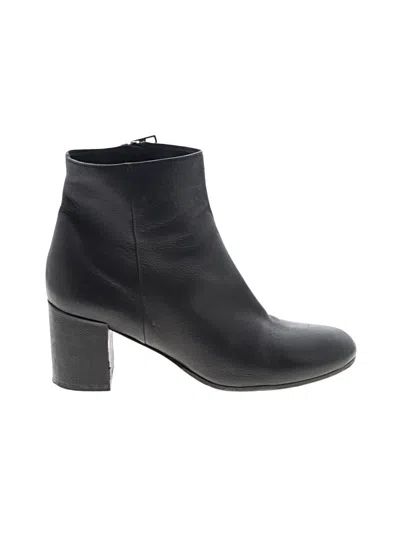 Pre-owned Vince Ankle Boots In Black