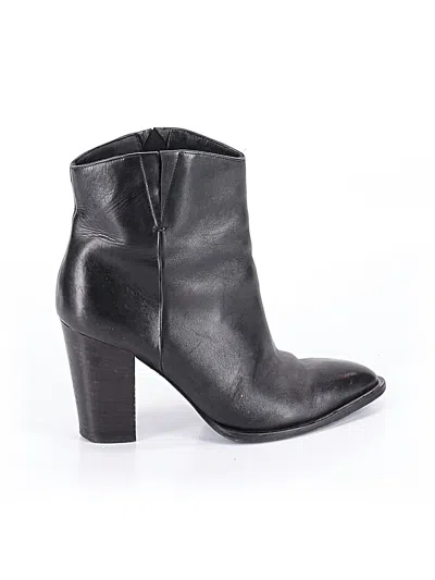 Pre-owned Vince Ankle Boots In Black