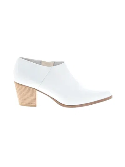 Pre-owned Vince Ankle Boots In White