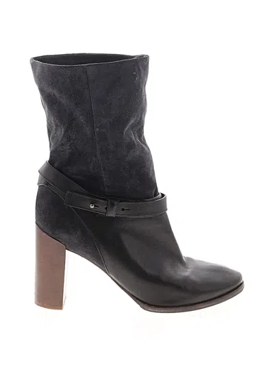 Pre-owned Vince Boots In Black