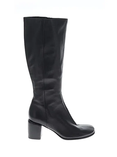 Pre-owned Vince Boots In Black