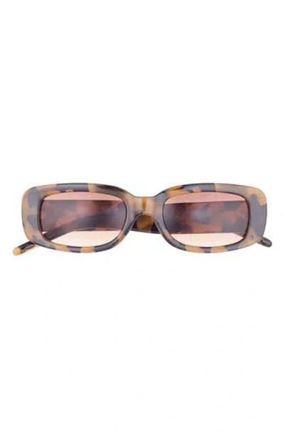 Vince Camuto 117mm Gradient Rectangular Sunglasses In Gray