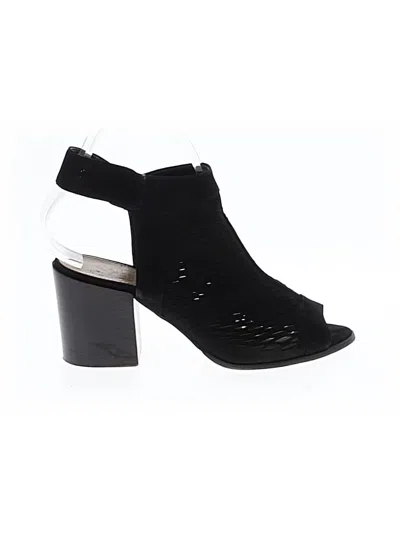 Pre-owned Vince Camuto Ankle Boots In Black