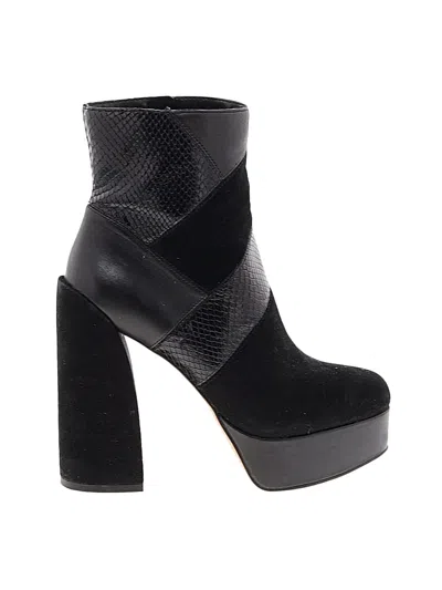 Pre-owned Vince Camuto Ankle Boots In Black