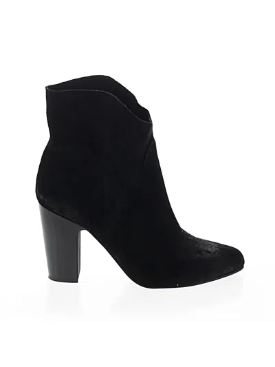 Pre-owned Vince Camuto Ankle Boots In Black