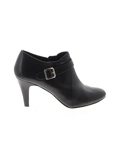 Pre-owned Vince Camuto Ankle Boots In Black