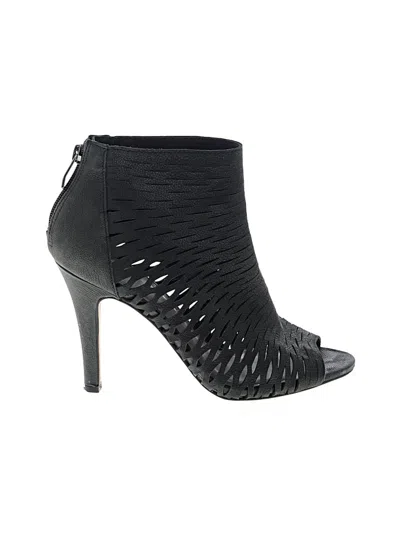 Pre-owned Vince Camuto Ankle Boots In Black