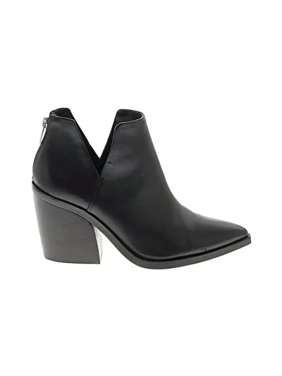 Pre-owned Vince Camuto Ankle Boots In Black