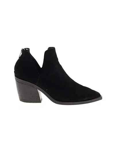 Pre-owned Vince Camuto Ankle Boots In Black