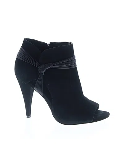 Pre-owned Vince Camuto Ankle Boots In Black