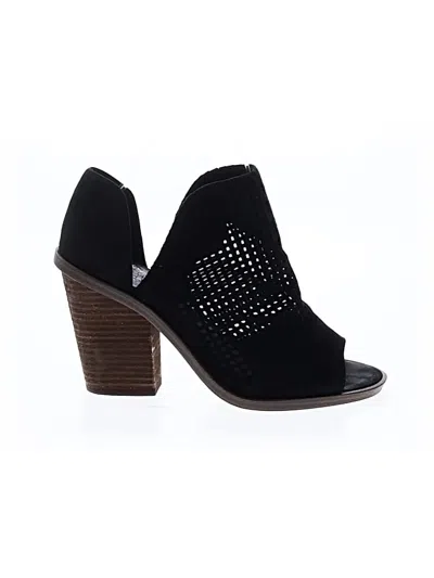 Pre-owned Vince Camuto Ankle Boots In Black