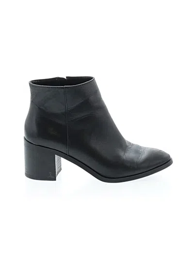Pre-owned Vince Camuto Ankle Boots In Black