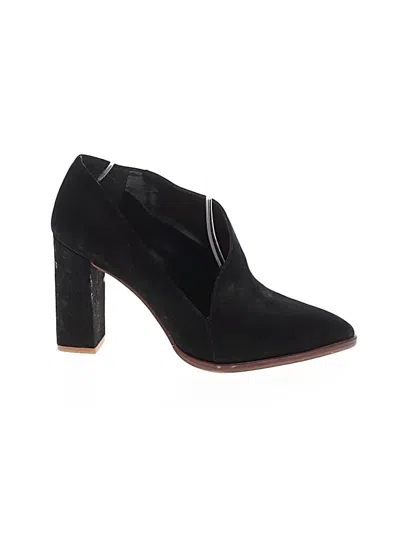 Pre-owned Vince Camuto Ankle Boots In Black