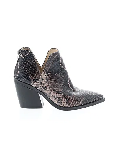 Pre-owned Vince Camuto Ankle Boots In Black