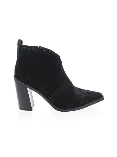 Pre-owned Vince Camuto Ankle Boots In Black