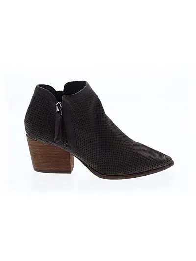 Pre-owned Vince Camuto Ankle Boots In Black