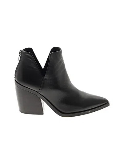 Pre-owned Vince Camuto Ankle Boots In Black