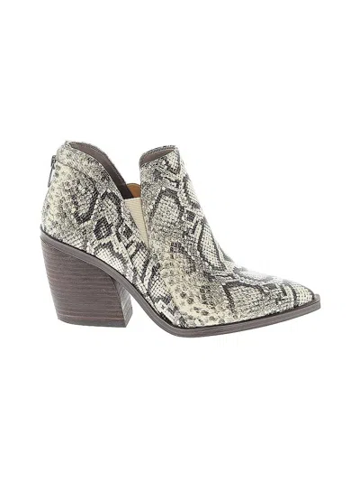 Pre-owned Vince Camuto Ankle Boots In Brown