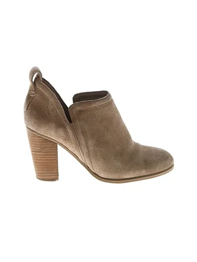 Pre-owned Vince Camuto Ankle Boots In Brown