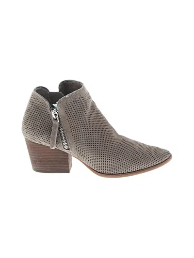 Pre-owned Vince Camuto Ankle Boots In Brown