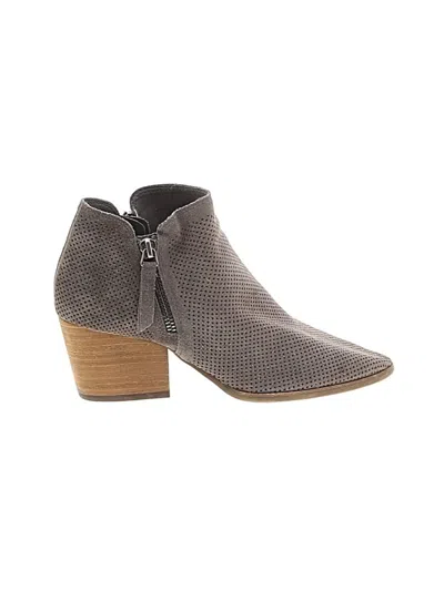 Pre-owned Vince Camuto Ankle Boots In Brown