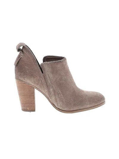 Pre-owned Vince Camuto Ankle Boots In Gray