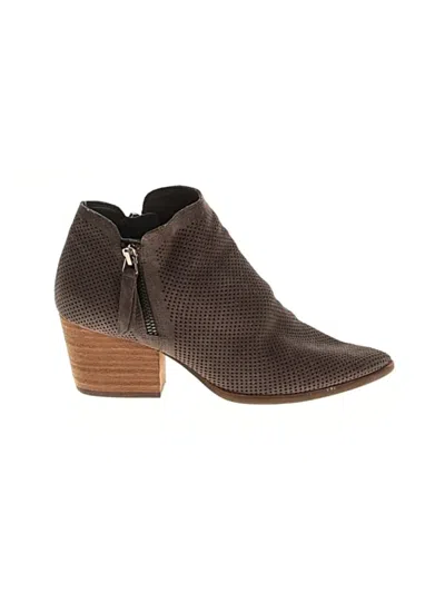 Pre-owned Vince Camuto Ankle Boots In Gray