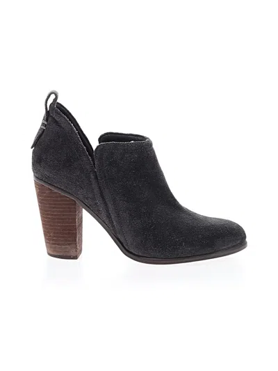 Pre-owned Vince Camuto Ankle Boots In Gray
