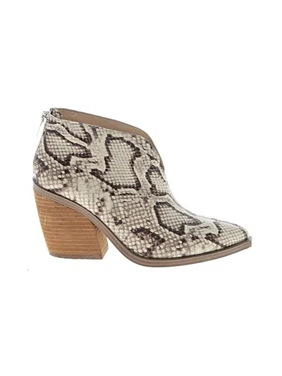 Pre-owned Vince Camuto Ankle Boots In Ivory