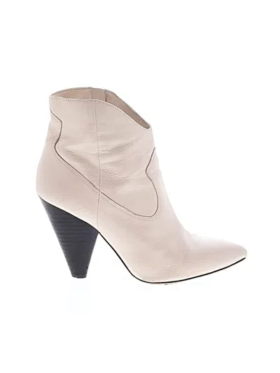 Pre-owned Vince Camuto Ankle Boots In Ivory