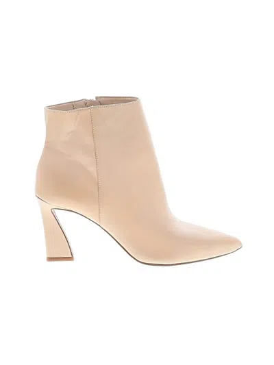 Pre-owned Vince Camuto Ankle Boots In Ivory