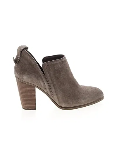 Pre-owned Vince Camuto Ankle Boots In Tan