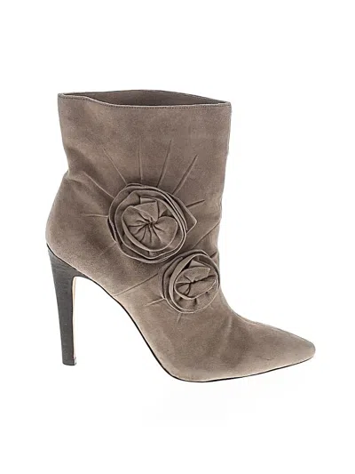 Pre-owned Vince Camuto Ankle Boots In Tan
