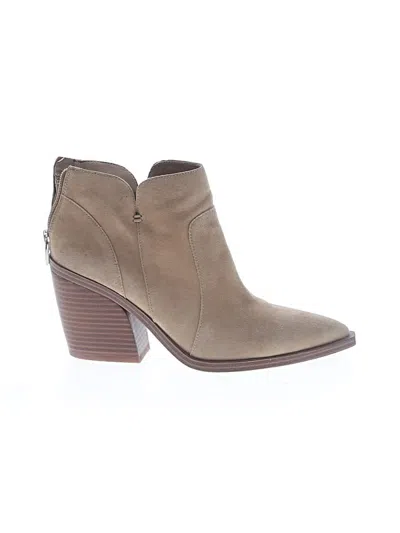 Pre-owned Vince Camuto Ankle Boots In Tan